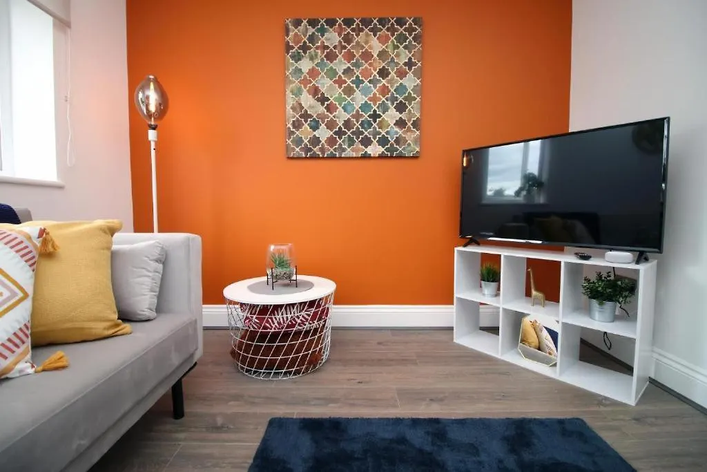 Charming 2-Bed Escape In Vibrant Cardiff Apartment